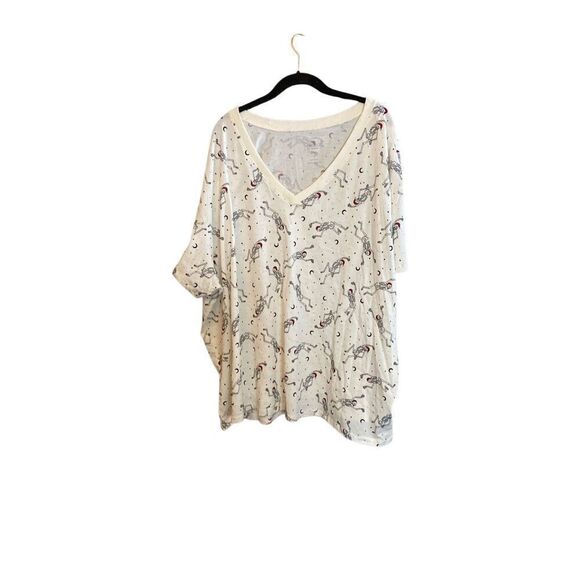 Torrid women’s plus size relaxed, fit short sleeve, V-neck skeleton T-shirt, siz - Picture 2 of 5